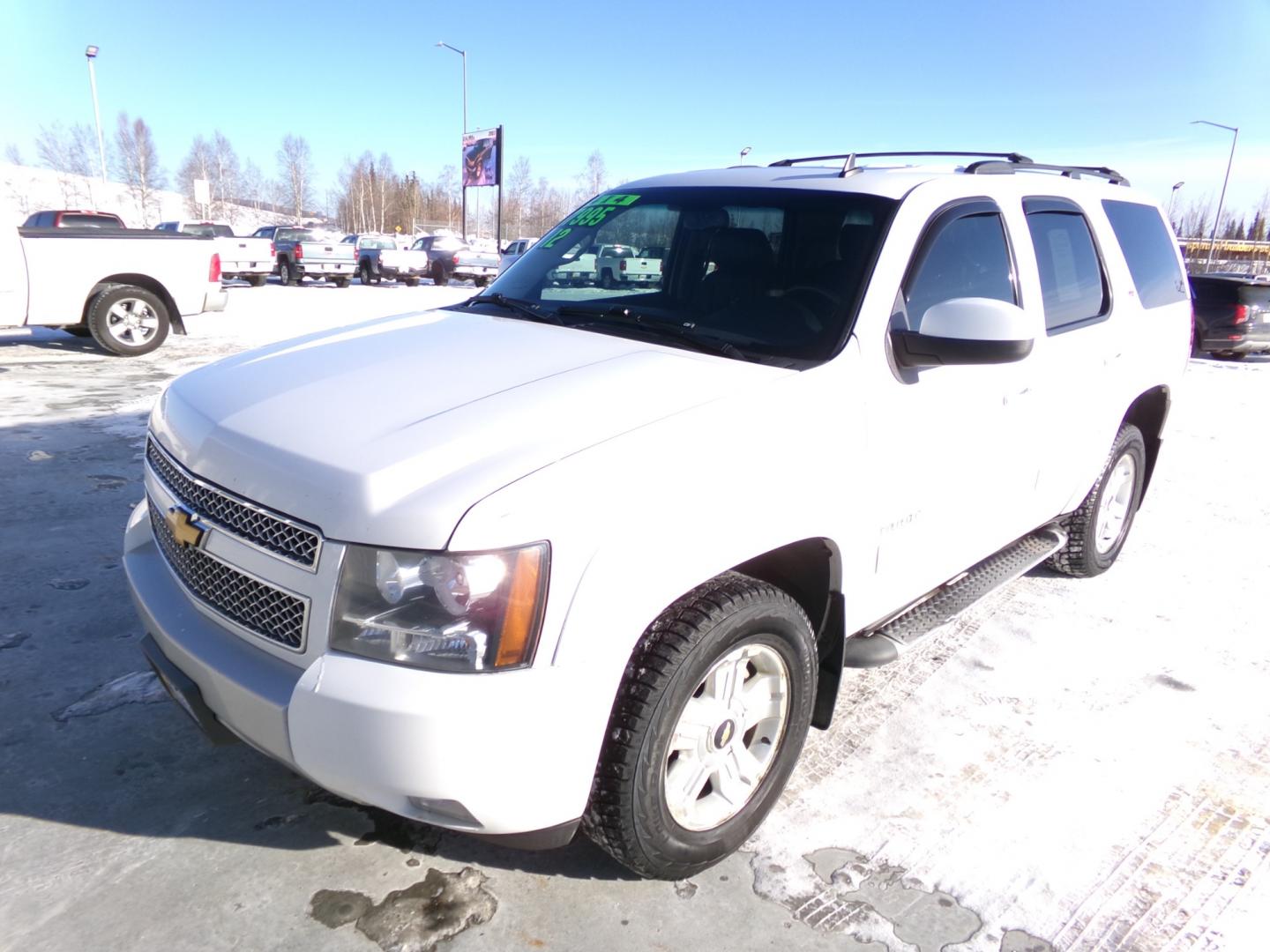 2012 White Chevrolet Tahoe LT 4WD (1GNSKBE04CR) with an 5.3L V8 OHV 16V FFV engine, 6-Speed Automatic transmission, located at 2630 Philips Field Rd., Fairbanks, AK, 99709, (907) 458-0593, 64.848068, -147.780609 - Photo#0